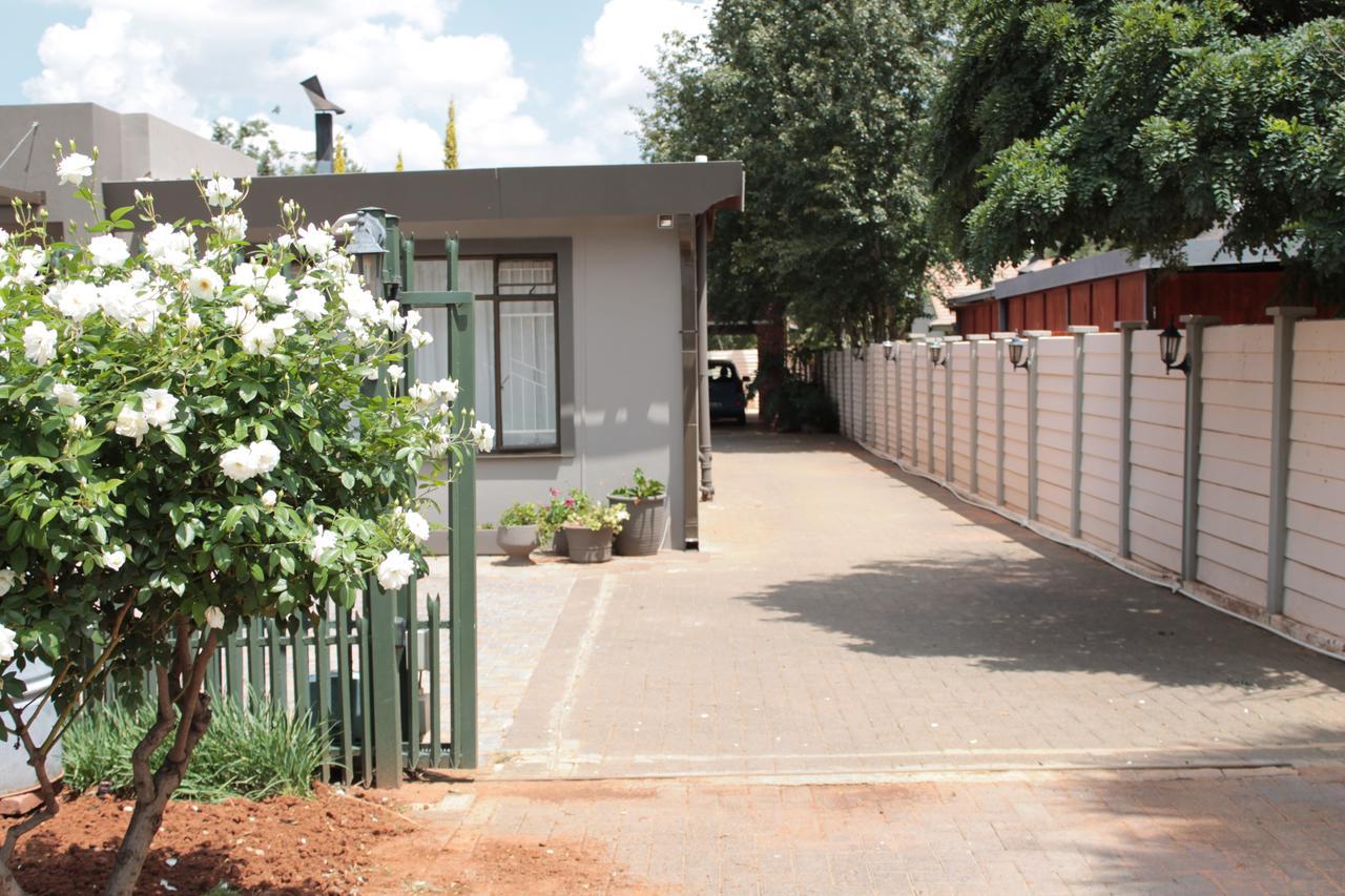 Melsetter'S Guesthouse Bloemfontein Exterior foto