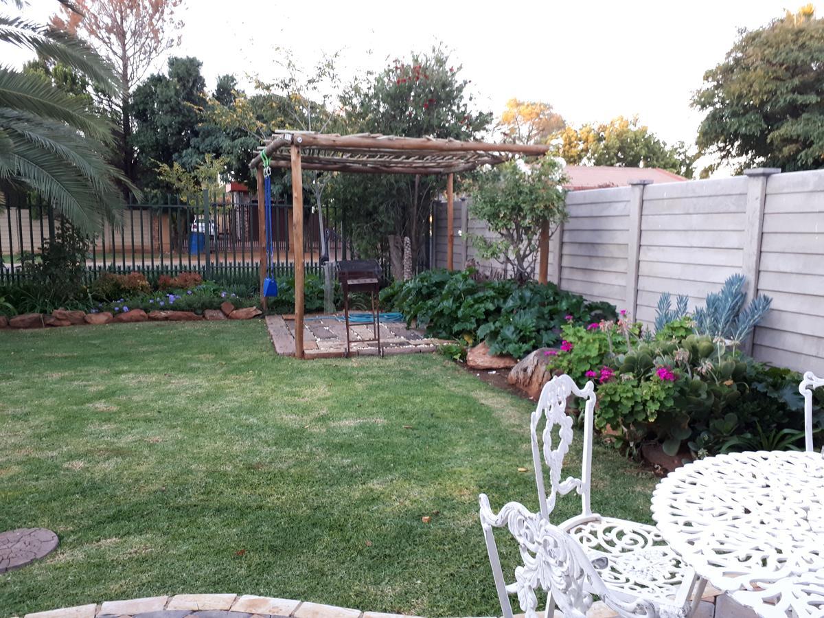 Melsetter'S Guesthouse Bloemfontein Exterior foto